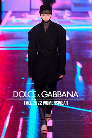 Dolce & Gabbana catalogue | Fall 2022 Womenswear | 2022/05/16 - 2022/07/15